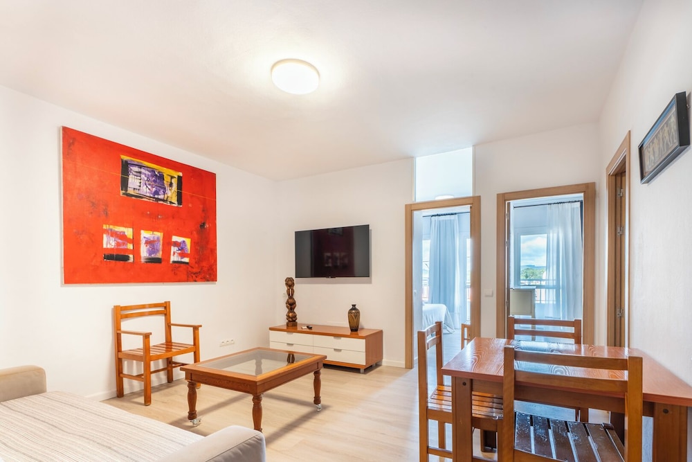 Apartamentos Cel Blau — Hotel rooms in Santa Eulalia, Balearic Islands