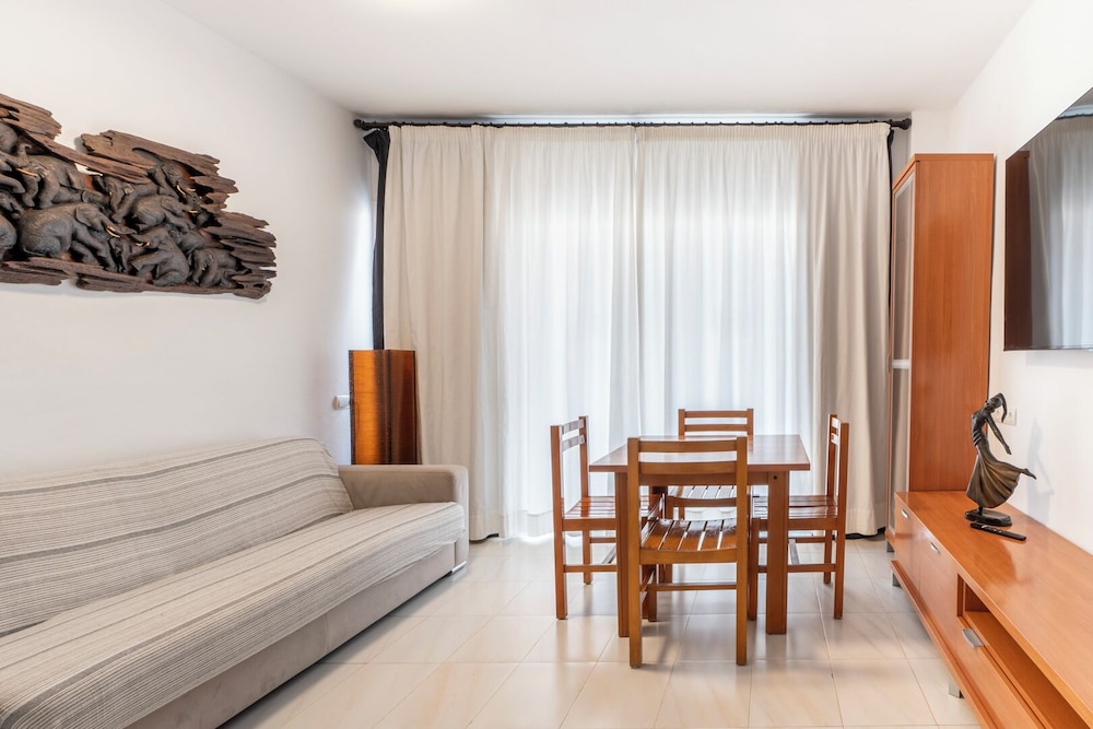 Apartamentos Cel Blau — Hotel rooms in Santa Eulalia, Balearic Islands