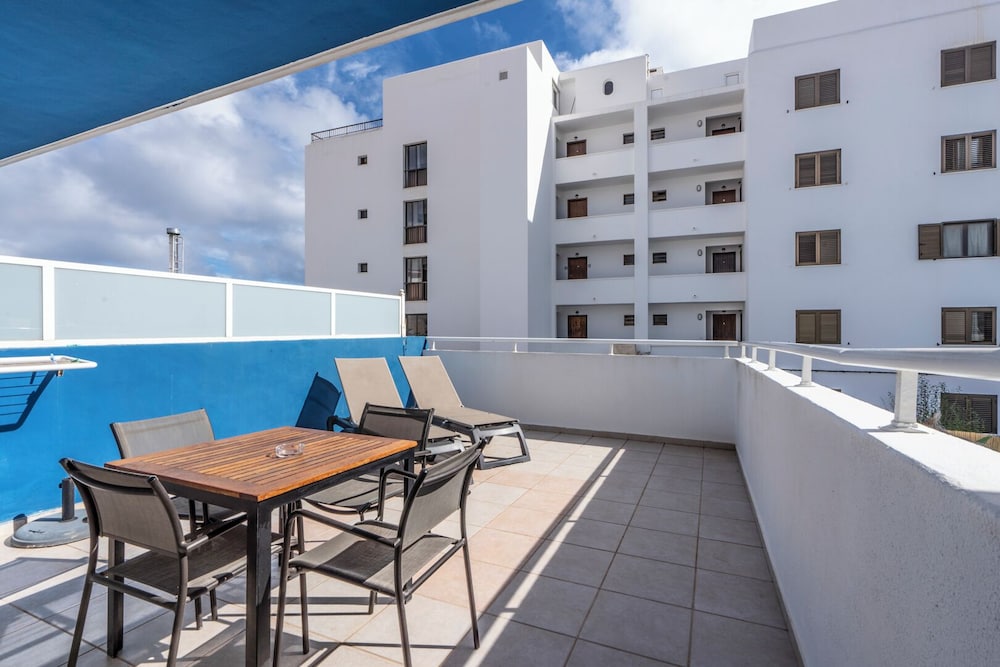 Apartamentos Cel Blau — Hotel building in Santa Eulalia, Balearic Islands