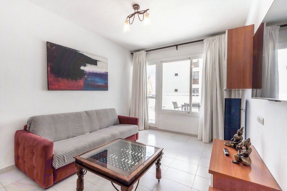 Apartamentos Cel Blau — Hotel rooms in Santa Eulalia, Balearic Islands