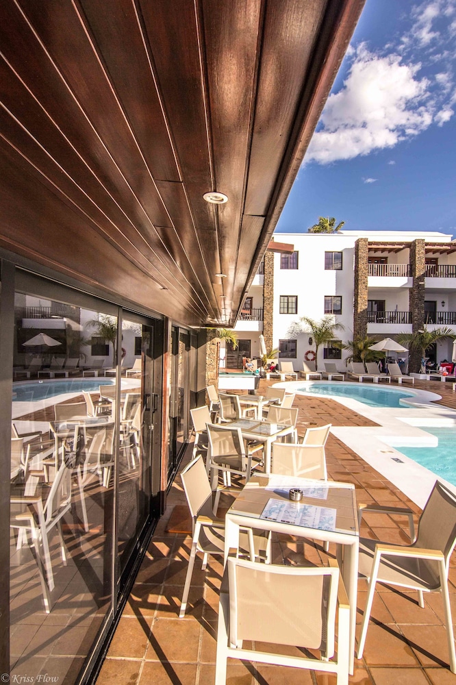 Club Atlantico — Swimming pool in Puerto del Carmen, Canary Islands