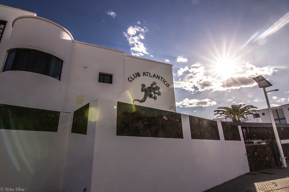 Club Atlantico — Hotel building in Puerto del Carmen, Canary Islands
