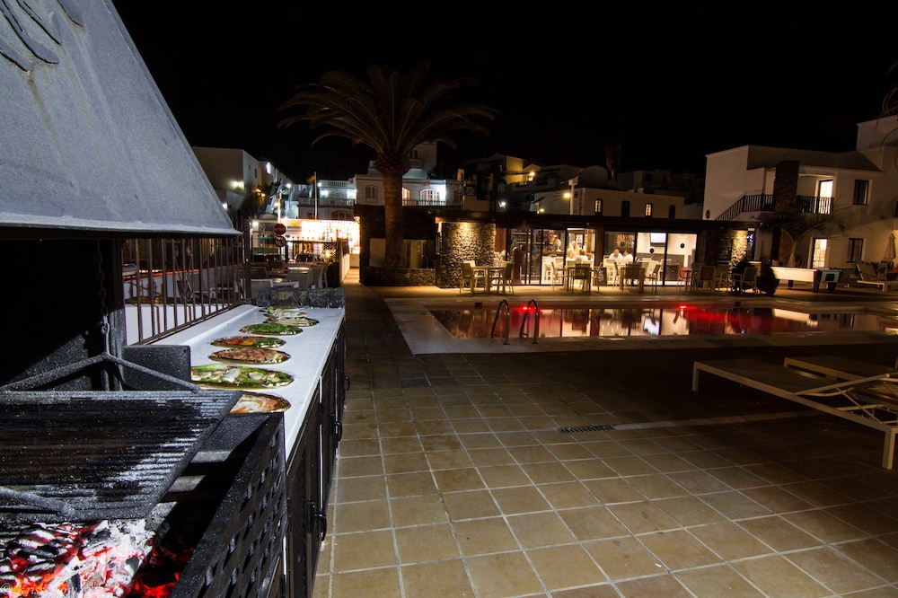 Club Atlantico — Restaurant & bars in Puerto del Carmen, Canary Islands