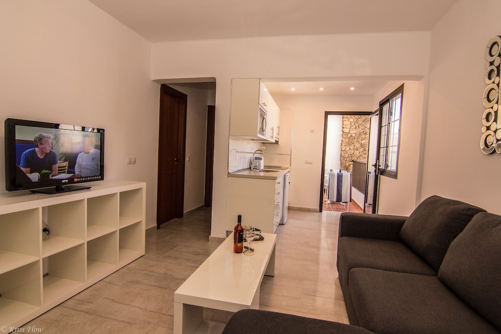 Club Atlantico — Hotel rooms in Puerto del Carmen, Canary Islands