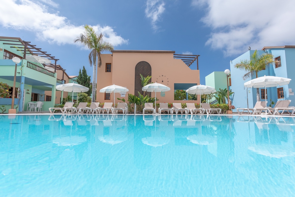 Club Vista Serena — Swimming pool in Maspalomas, Canary Islands