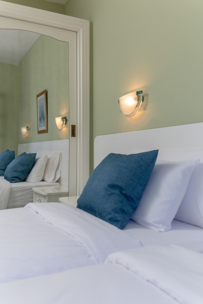 Club Vista Serena — Hotel rooms in Maspalomas, Canary Islands