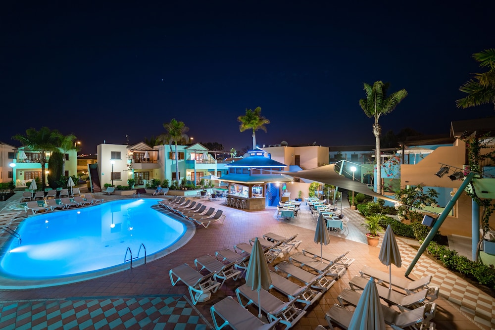 Club Vista Serena — Swimming pool in Maspalomas, Canary Islands