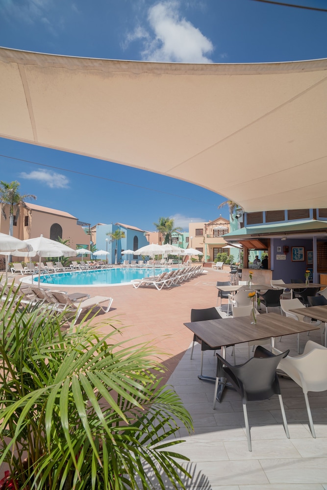 Club Vista Serena — Swimming pool in Maspalomas, Canary Islands