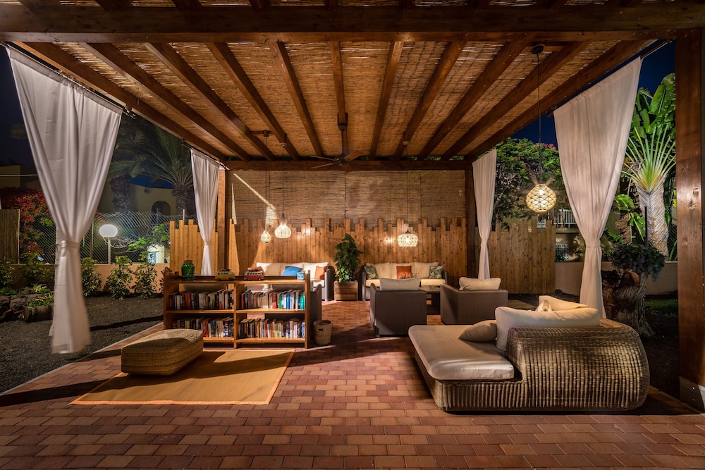 Club Vista Serena — Restaurant & bars in Maspalomas, Canary Islands