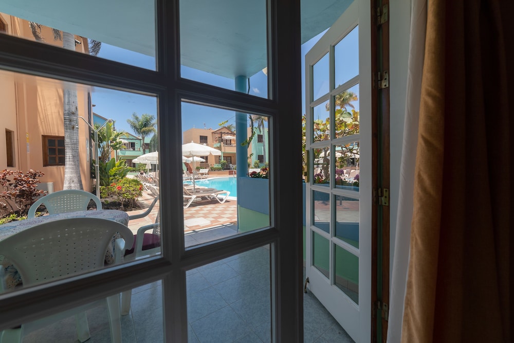 Club Vista Serena — Swimming pool in Maspalomas, Canary Islands