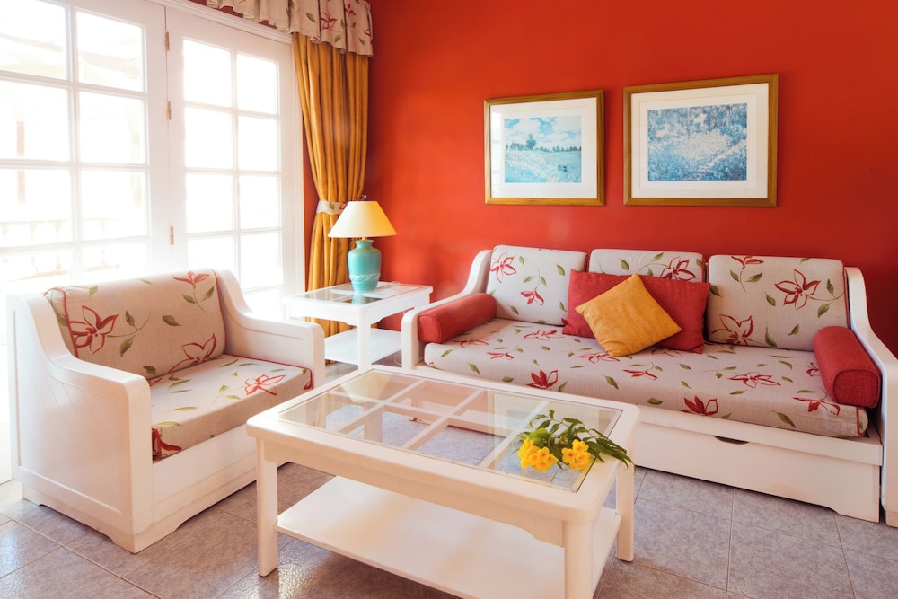 Club Vista Serena — Hotel rooms in Maspalomas, Canary Islands