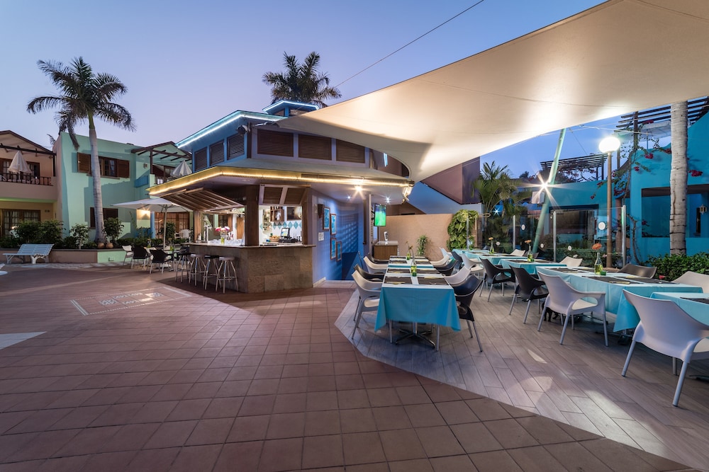 Club Vista Serena — Restaurant & bars in Maspalomas, Canary Islands