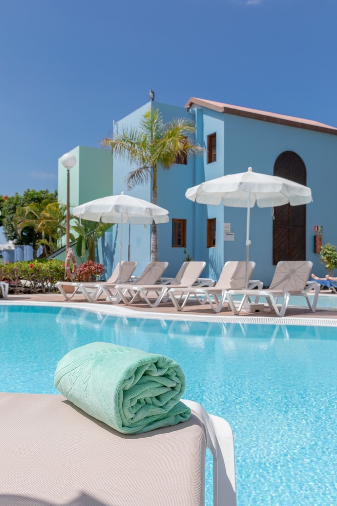 Club Vista Serena — Swimming pool in Maspalomas, Canary Islands