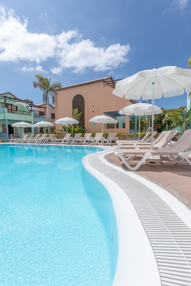 Club Vista Serena — Swimming pool in Maspalomas, Canary Islands