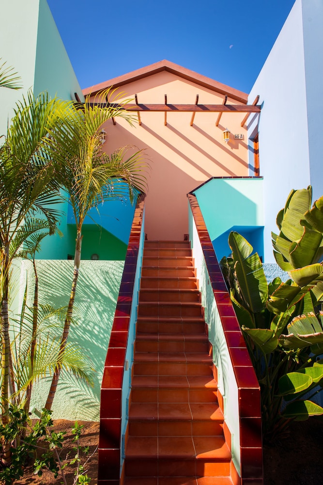 Club Vista Serena — Hotel building in Maspalomas, Canary Islands