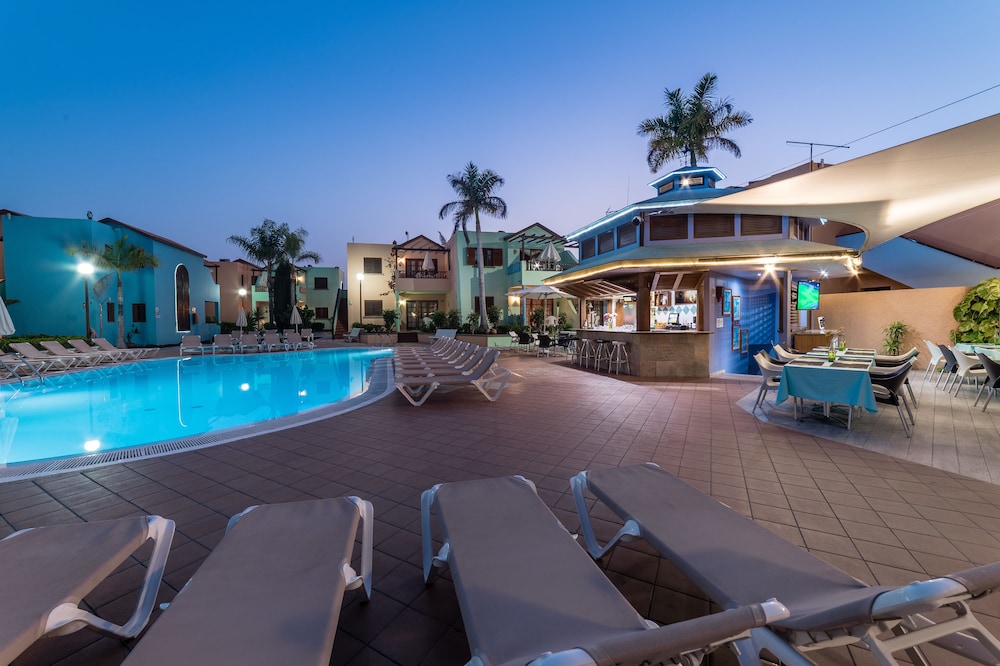 Club Vista Serena — Swimming pool in Maspalomas, Canary Islands
