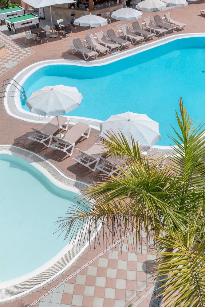 Club Vista Serena — Swimming pool in Maspalomas, Canary Islands