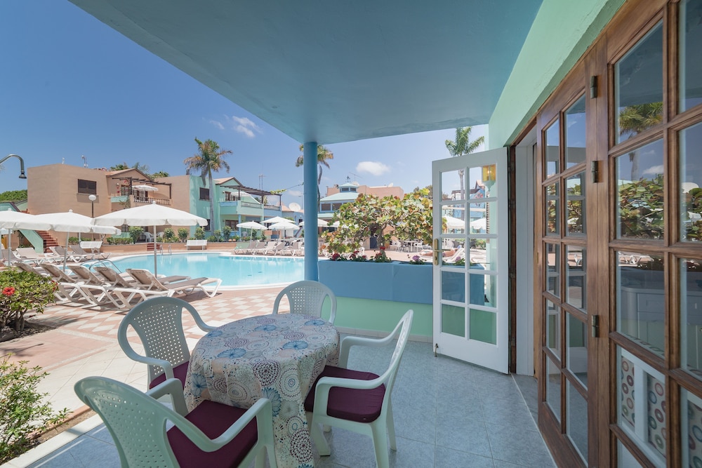 Club Vista Serena — Swimming pool in Maspalomas, Canary Islands
