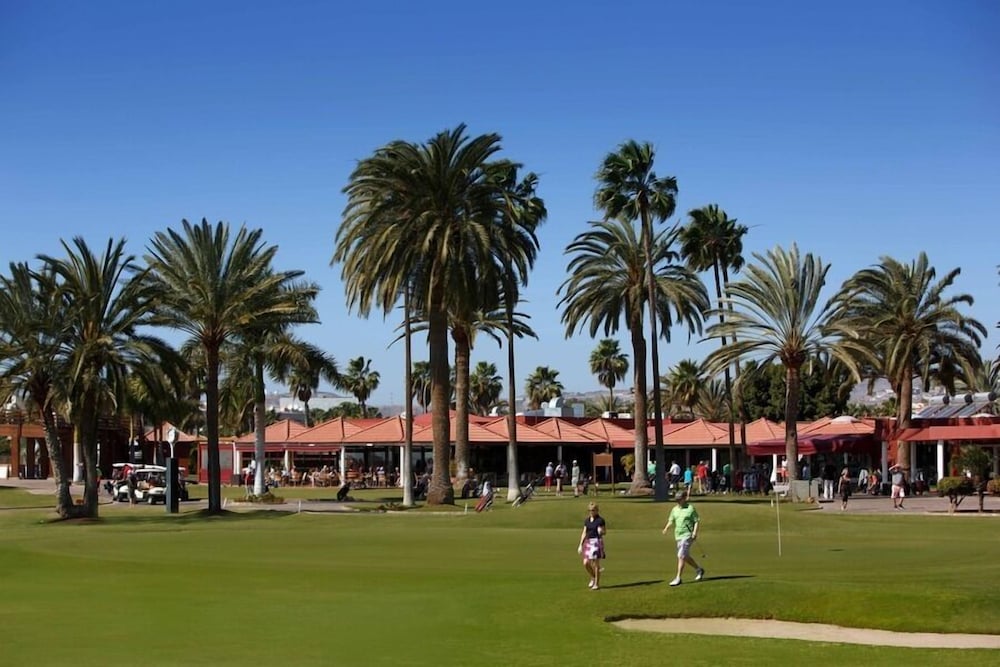 Club Vista Serena — Sports & recreation in Maspalomas, Canary Islands