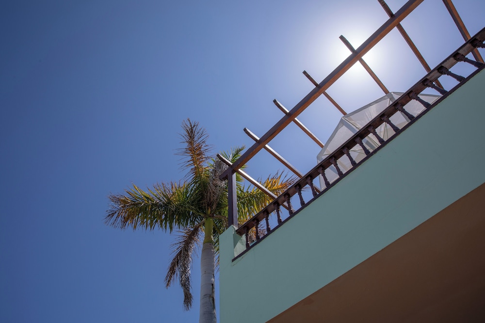 Club Vista Serena — Hotel building in Maspalomas, Canary Islands