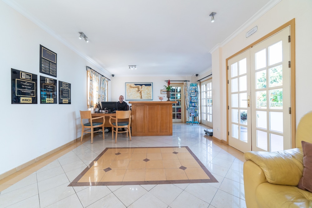 Club Vista Serena — Hotel building in Maspalomas, Canary Islands