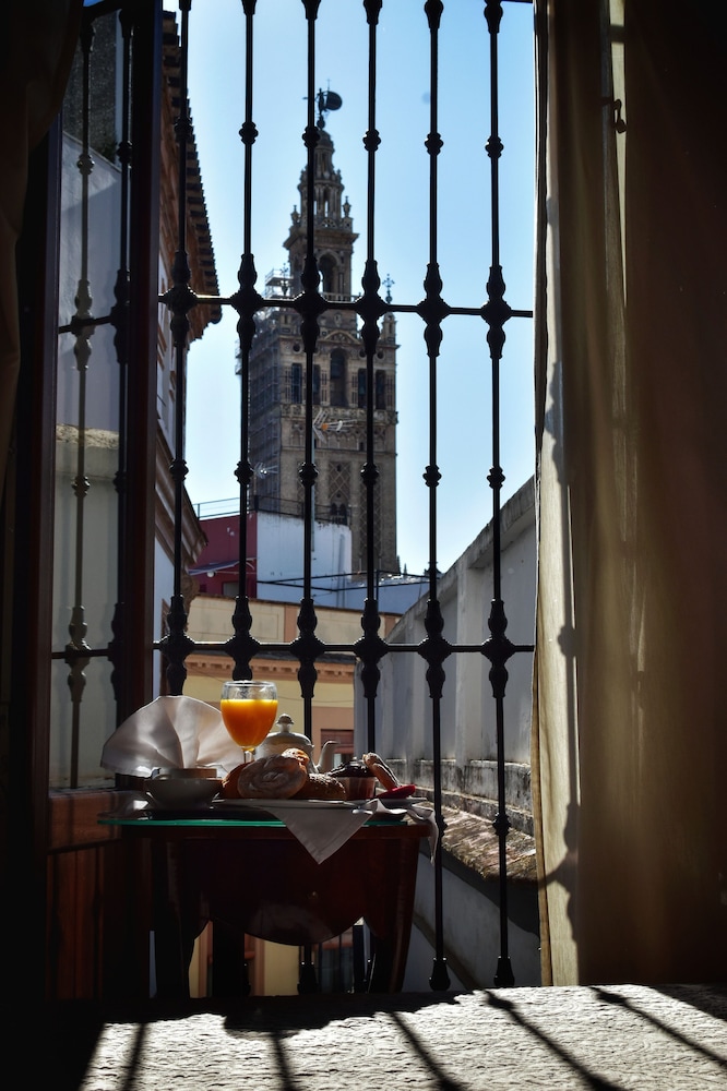 Hotel Convento La Gloria — Hotel rooms in Seville, Andalusia