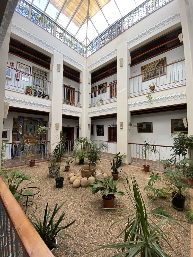 Hotel Convento La Gloria — Hotel building in Seville, Andalusia