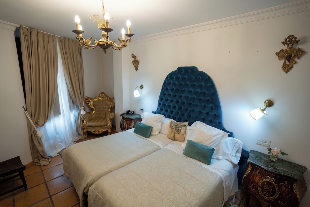 Hotel Convento La Gloria — Hotel rooms in Seville, Andalusia