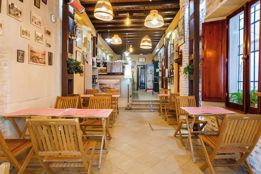 Hotel Convento La Gloria — Restaurant & bars in Seville, Andalusia
