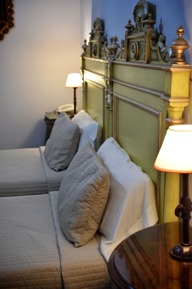Hotel Convento La Gloria — Hotel rooms in Seville, Andalusia