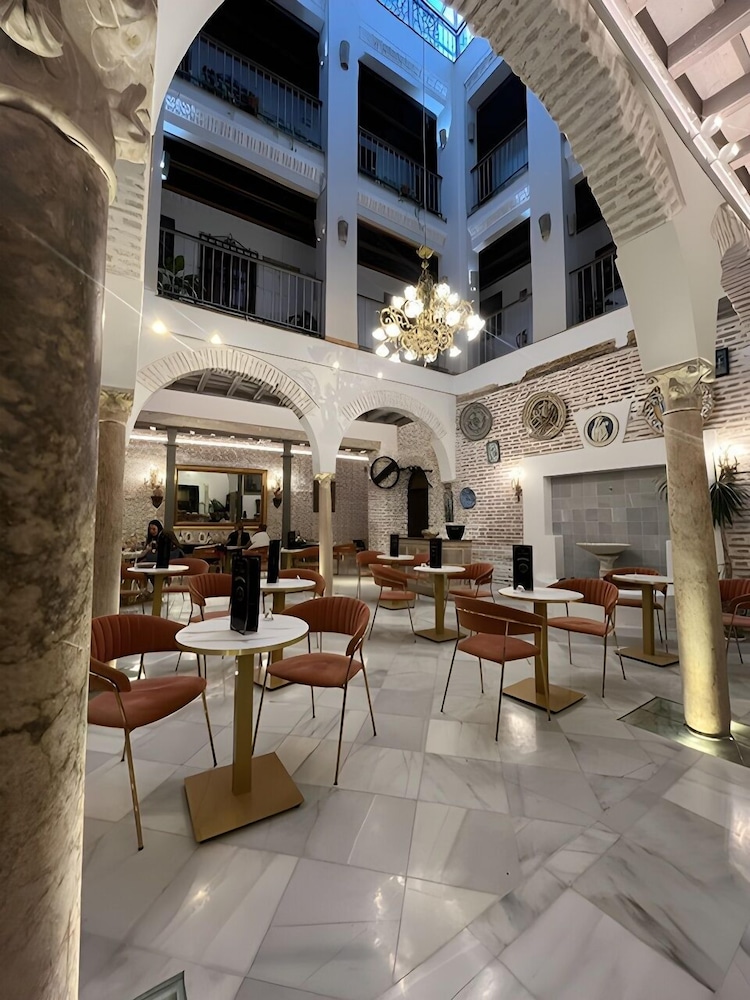 Hotel Convento La Gloria — Hotel building in Seville, Andalusia