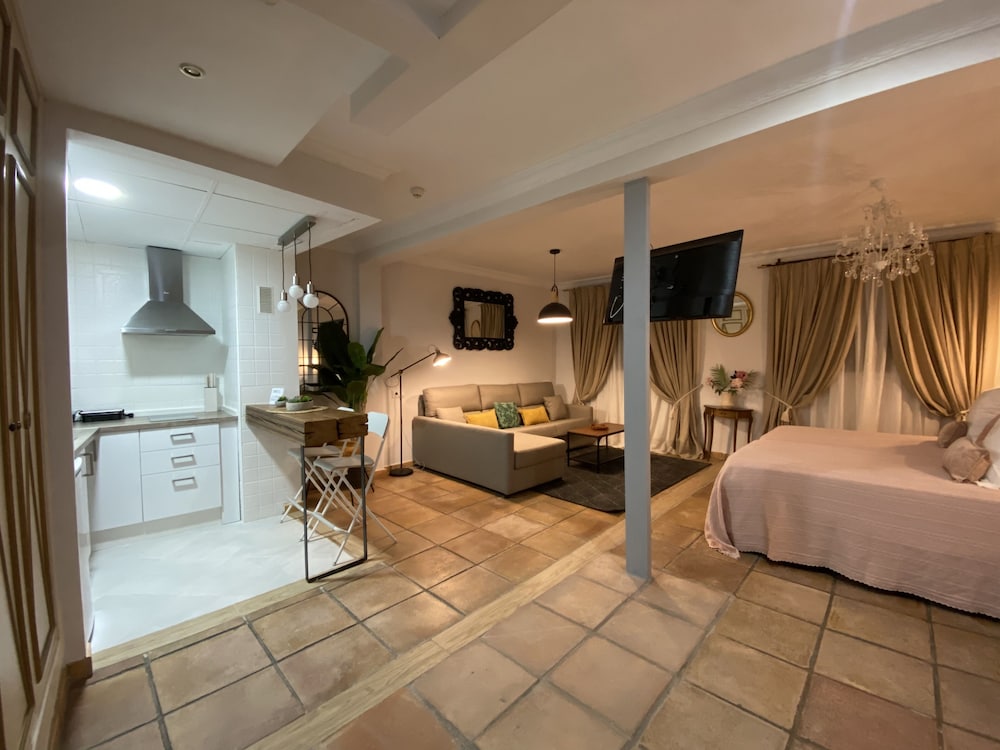 Hotel Convento La Gloria — Hotel rooms in Seville, Andalusia