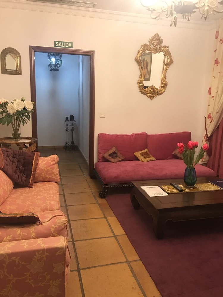 Hotel Convento La Gloria — Hotel rooms in Seville, Andalusia
