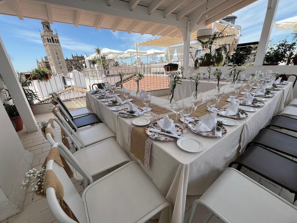 Hotel Convento La Gloria — Restaurant & bars in Seville, Andalusia