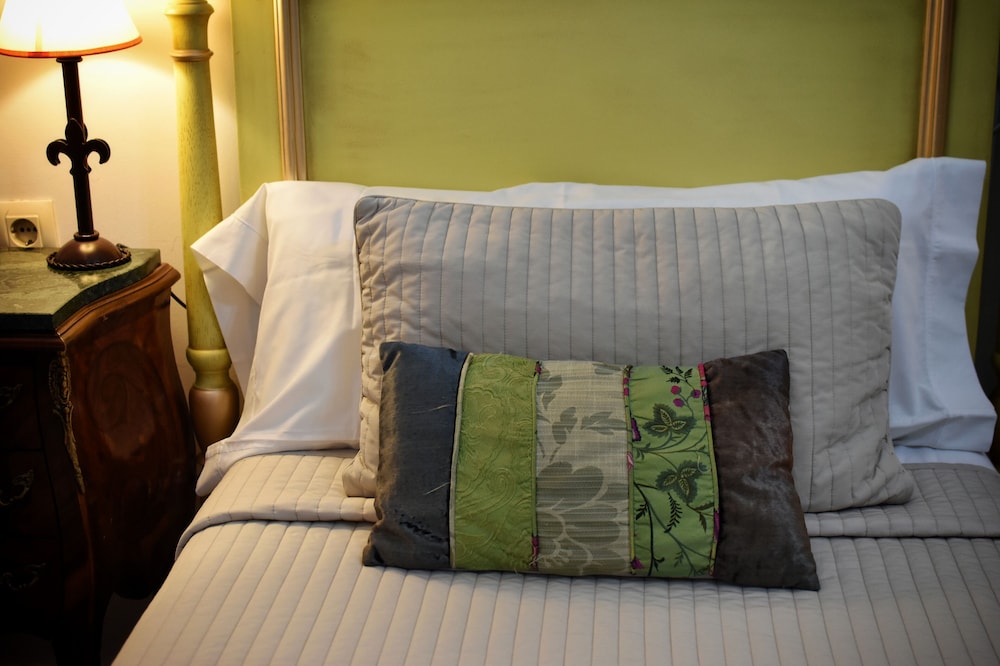 Hotel Convento La Gloria — Hotel rooms in Seville, Andalusia