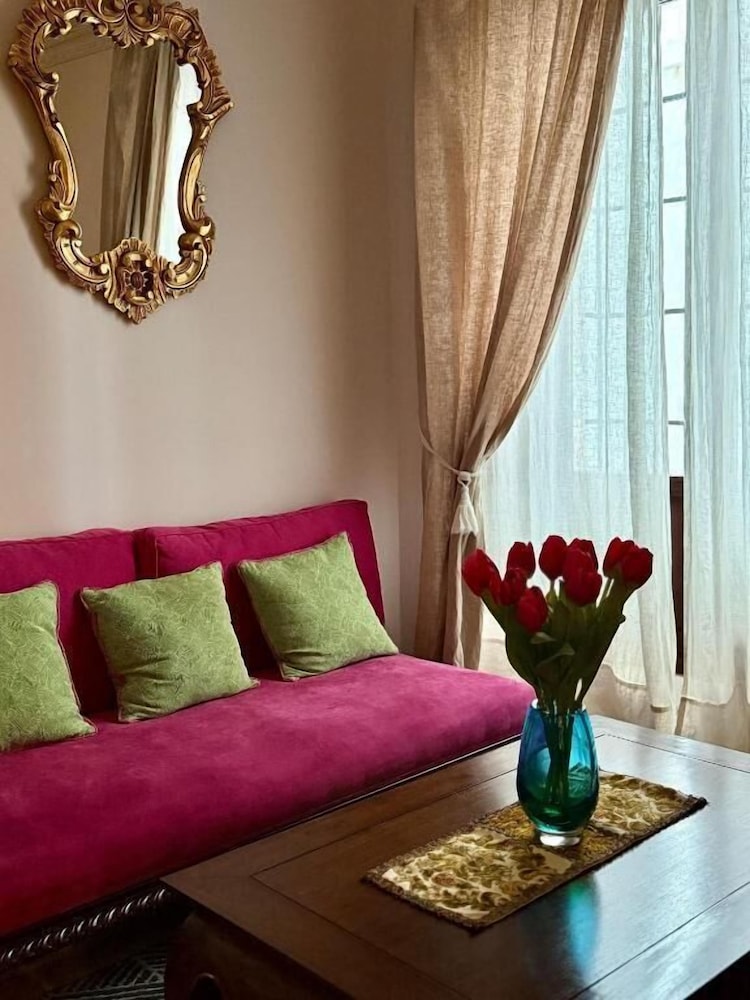 Hotel Convento La Gloria — Hotel rooms in Seville, Andalusia