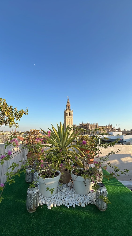 Hotel Convento La Gloria — Hotel building in Seville, Andalusia