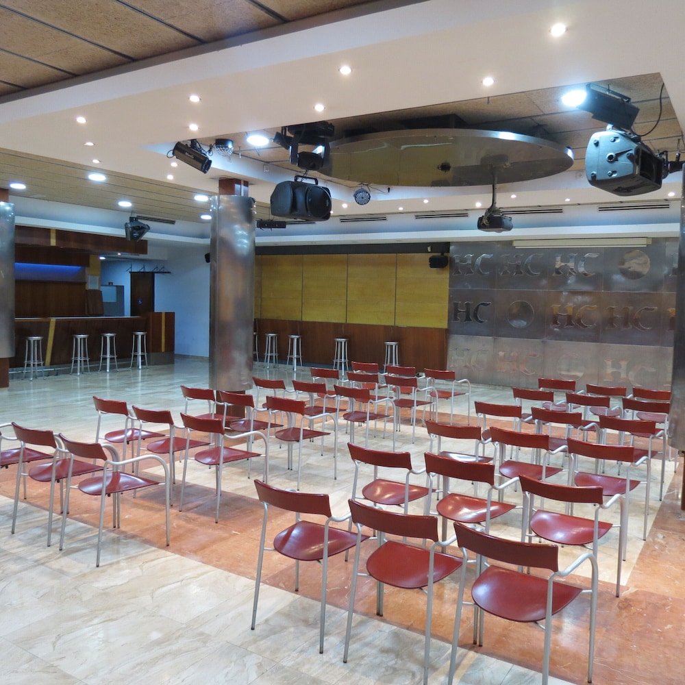 Hotel El Castell — Restaurant & bars in Barcelona, Catalonia