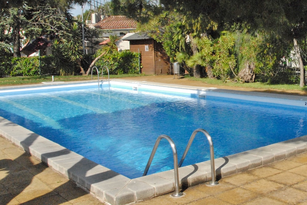 Hotel El Castell — Swimming pool in Barcelona, Catalonia