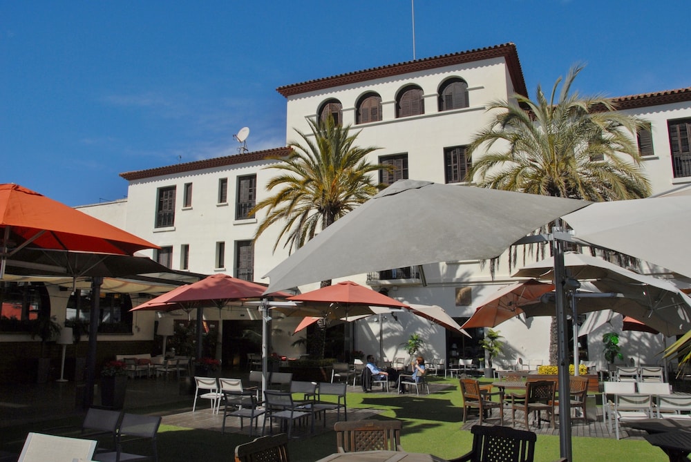 Hotel El Castell — Restaurant & bars in Barcelona, Catalonia