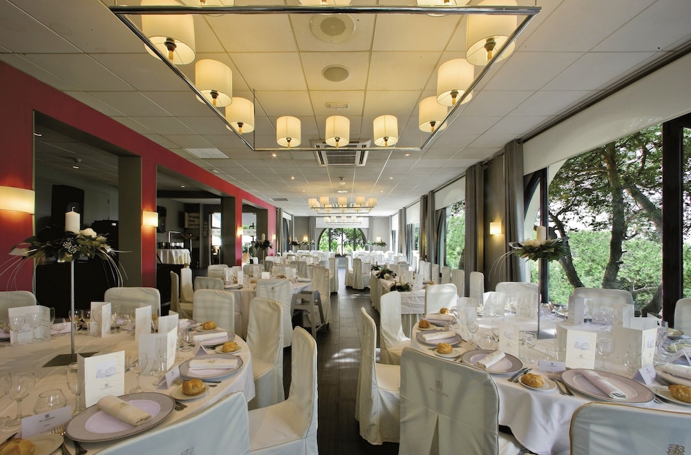 Hotel El Castell — Restaurant & bars in Barcelona, Catalonia
