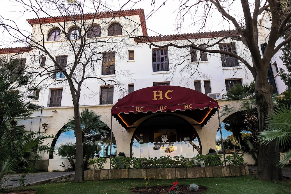 Hotel El Castell — Hotel building in Barcelona, Catalonia