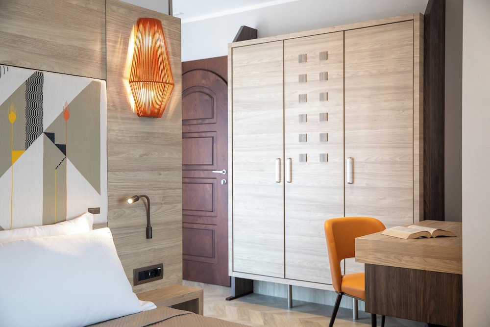 Lu' Hotel Carbonia — Hotel rooms in Carbonia, Sardinia