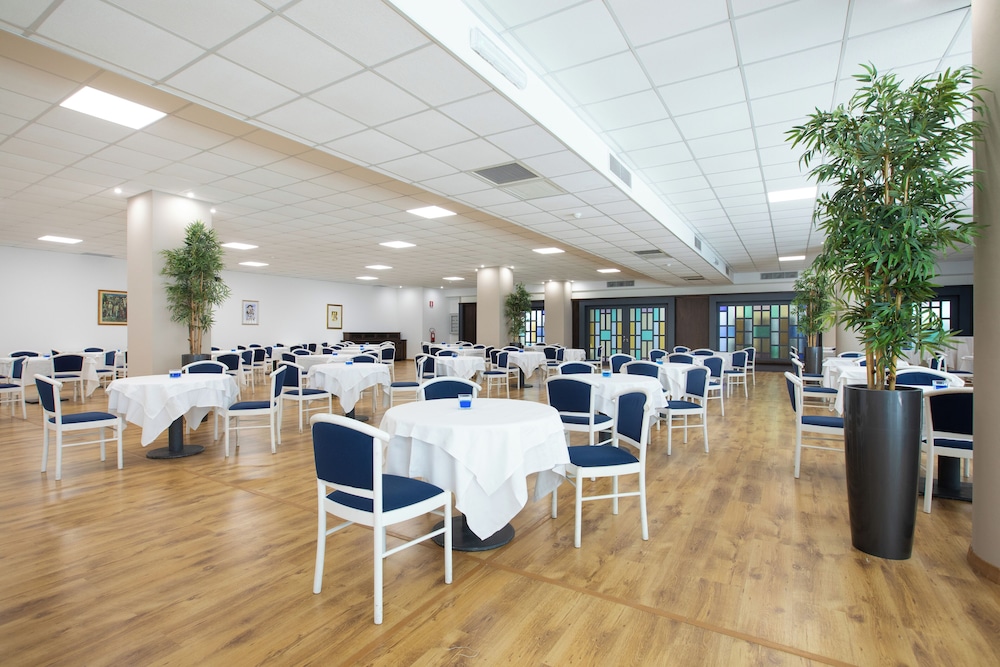 Lu' Hotel Carbonia — Restaurant & bars in Carbonia, Sardinia