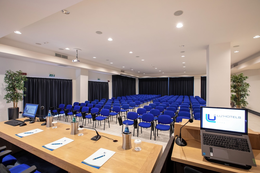 Lu' Hotel Carbonia — Hotel building in Carbonia, Sardinia