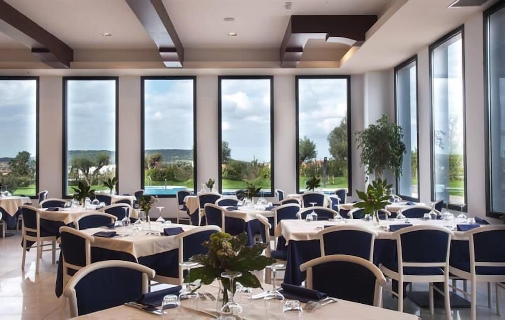 Lu' Hotel Carbonia — Restaurant & bars in Carbonia, Sardinia