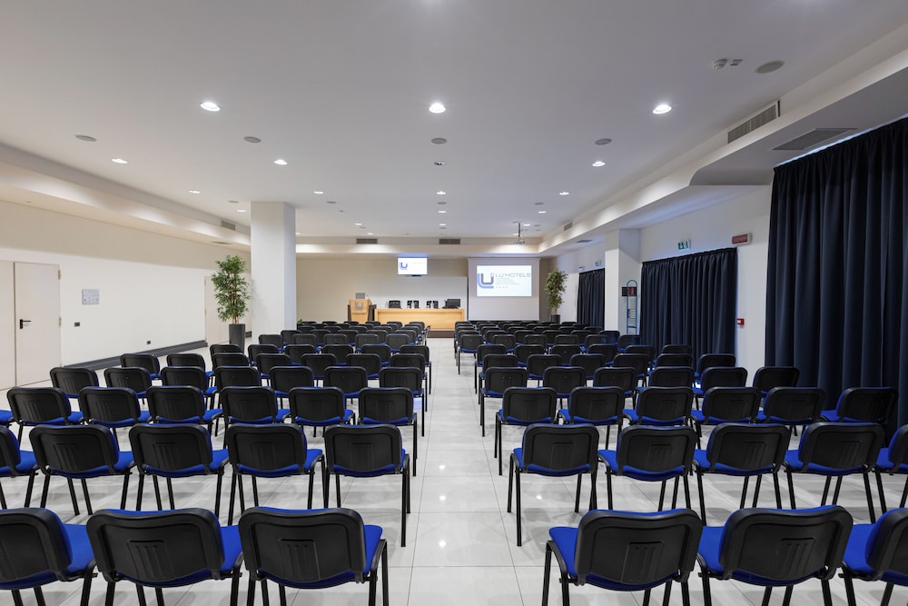 Lu' Hotel Carbonia — Hotel building in Carbonia, Sardinia