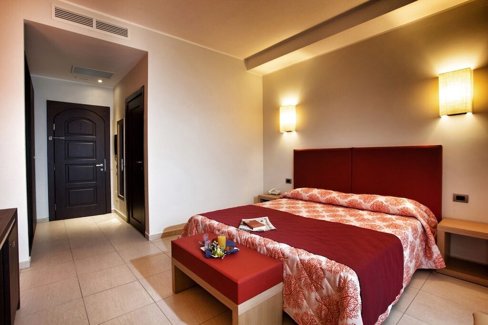 Lu' Hotel Carbonia — Hotel rooms in Carbonia, Sardinia