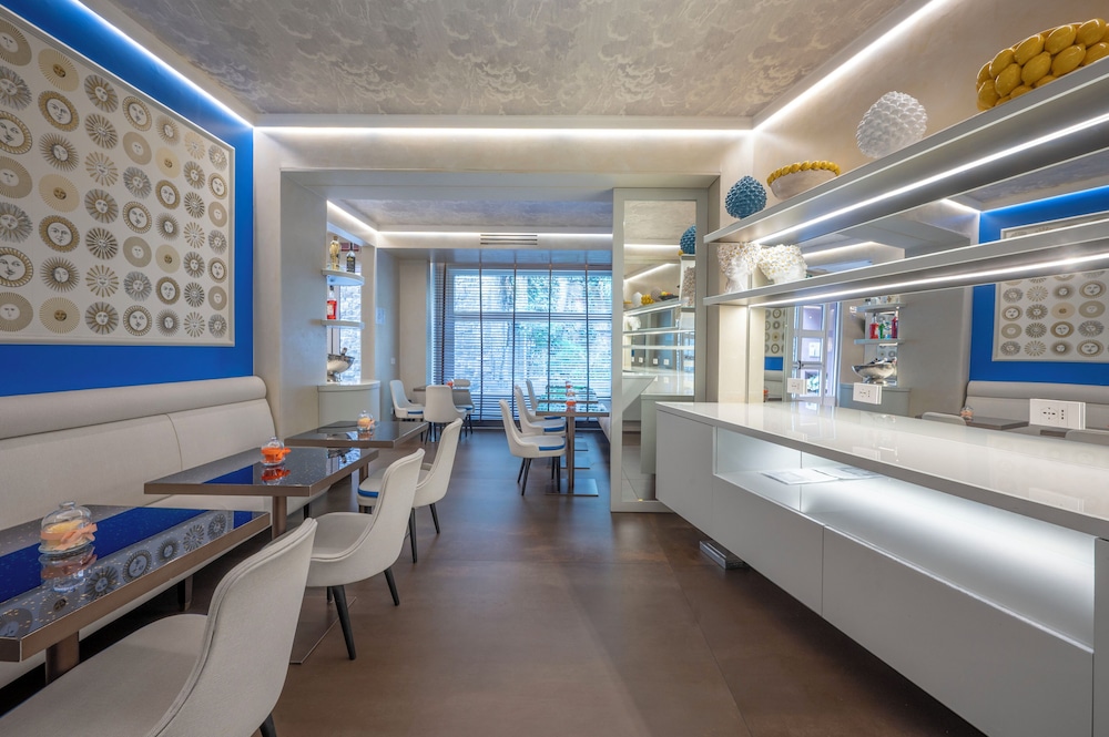 Ponte Vecchio Suites & Spa — Restaurant & bars in Florence, Tuscany
