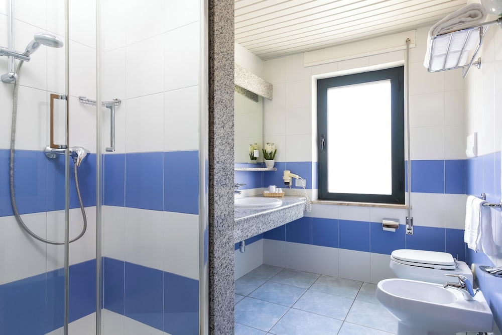 Hotel Maria Rosaria — Hotel rooms in Orosei, Sardinia